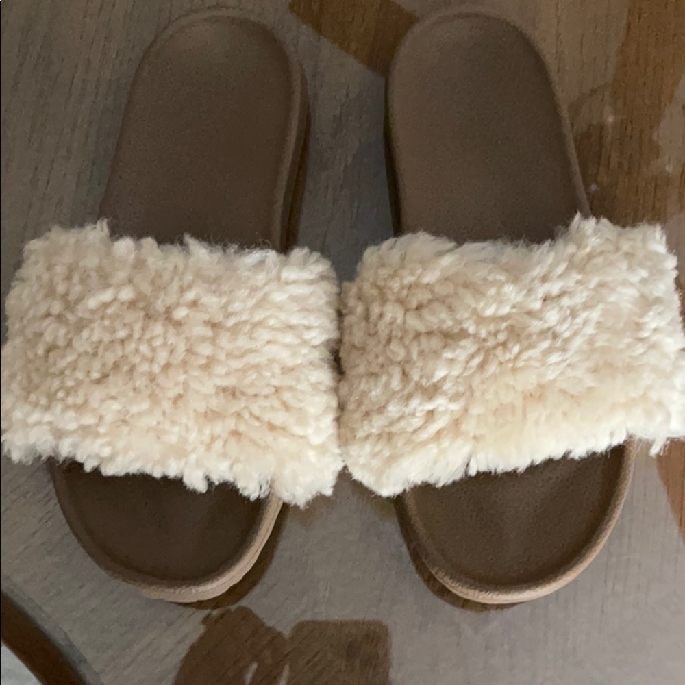 UGG SLIDE